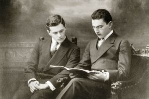 Ludwig and Paul Wittgenstein by Carl Pietzner, 1909.jpg